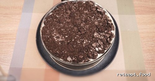 Фото приготовления рецепта: Чизкейк “Орео” (без выпечки) - шаг №16