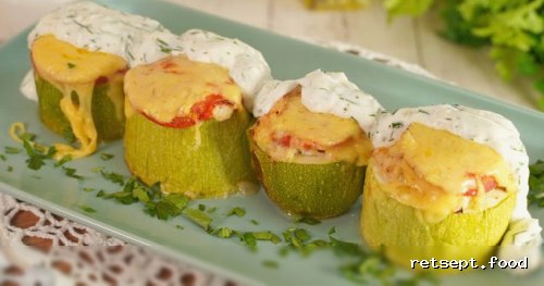 Фото приготовления рецепта: Фаршированные кабачки-бочонки с курицей и помидорами - шаг №16