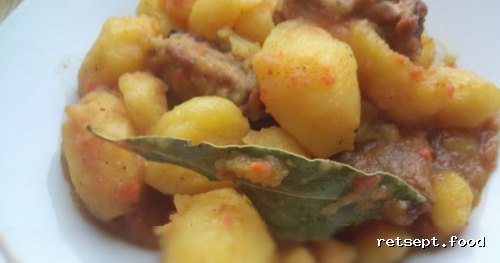 Фото приготовления рецепта: Картофель тушеный с мясом - шаг №11