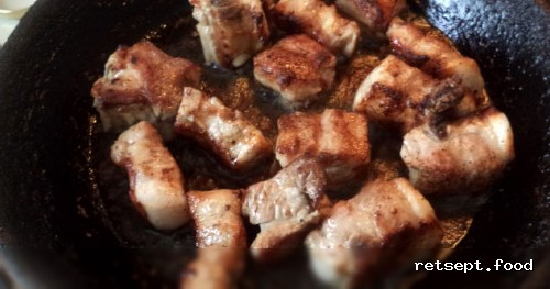 Фото приготовления рецепта: Картофель тушеный с мясом - шаг №4