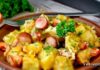 Kolbasa, pomidor va pishloq bilan pishirilgan kartoshka — tayyorlash retsepti