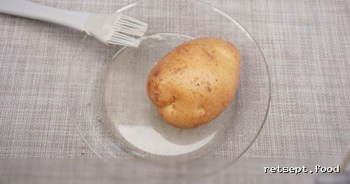 Фото приготовления рецепта: Крошка-картошка с ветчиной и сыром - шаг №3