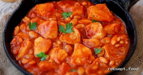 kurinoe-file-tushennoe-v-tomatnom-souse-s-konservirovannoj-fasolju-75fcf55.jpg