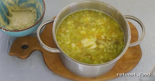 Фото приготовления рецепта: Куриный суп с клёцками - шаг №12