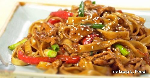 Фото приготовления рецепта: Лапша удон с курицей и овощами в соусе терияки - шаг №19