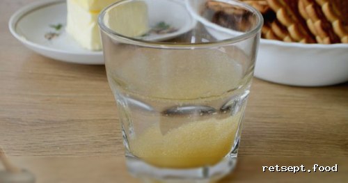 Фото приготовления рецепта: Муссовый шоколадный торт с бананами (без выпечки) - шаг №2