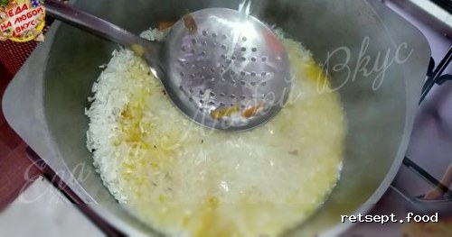 Фото приготовления рецепта: Рассыпчатый плов с курицей - шаг №3