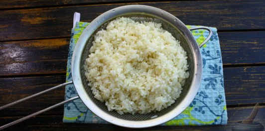 Фото приготовления рецепта: Рис с мясом (в микроволновке) - шаг №12