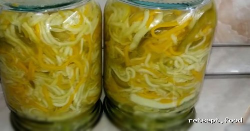 Фото приготовления рецепта: Салат по-корейски на зиму, из кабачков, моркови и перца - шаг №9