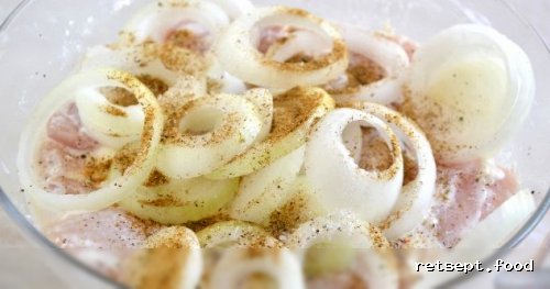 Фото приготовления рецепта: Шашлык из курицы в майонезе (в духовке) - шаг №4