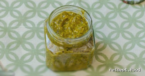 Фото приготовления рецепта: Соус из крыжовника с чесноком, мятой и петрушкой (на зиму) - шаг №16