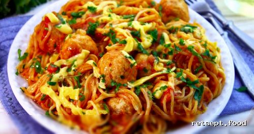 spagetti-s-frikadelkami-i-tomatnym-sousom-1bd880f.jpg
