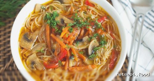 Фото приготовления рецепта: Суп с фунчозой, грибами, овощами и соевым соусом - шаг №11