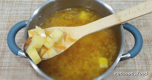 Фото приготовления рецепта: Суп с мясными фрикадельками и сливками - шаг №10