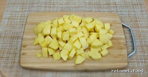 Фото приготовления рецепта: Суп с мясными фрикадельками и сливками - шаг №4