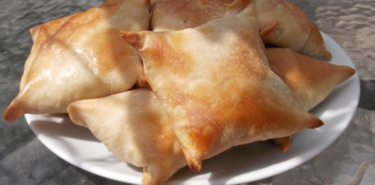 Фото приготовления рецепта: Тандыр самса (слоеные пирожки с мясом по-узбекски) - шаг №20