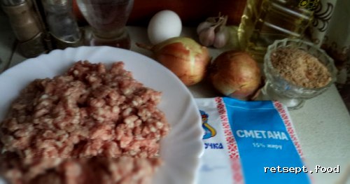 Фото приготовления рецепта: Тефтели в сметанном соусе - шаг №1