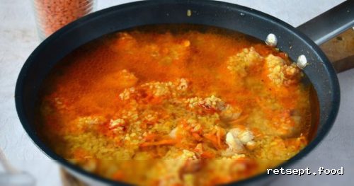 Фото приготовления рецепта: Чечевица с курицей и булгуром - шаг №9