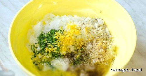 Фото приготовления рецепта: Рыба, запечённая с овощами в виноградных листьях - шаг №6