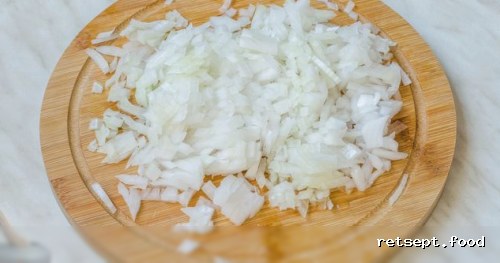 Фото приготовления рецепта: Рыба, запечённая с овощами в виноградных листьях - шаг №3