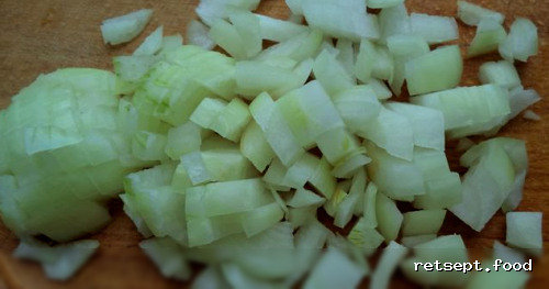 Фото приготовления рецепта: Салат мясной с сыром и яйцом - шаг №3