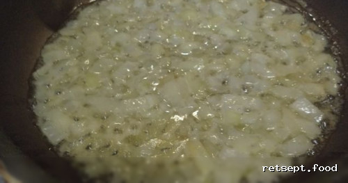 Фото приготовления рецепта: Салат мясной с сыром и яйцом - шаг №5