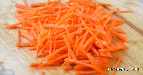 Фото приготовления рецепта: Салат с копчёной курицей - шаг №5