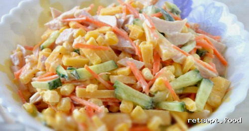 Фото приготовления рецепта: Салат с копчёной курицей - шаг №9