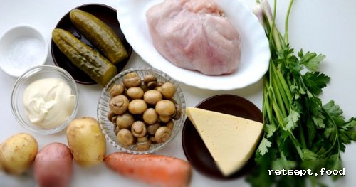 Фото приготовления рецепта: Слоёный салат «Грибная поляна» с курицей - шаг №1