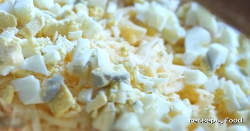 Фото приготовления рецепта: Сытный салат с курицей - шаг №3