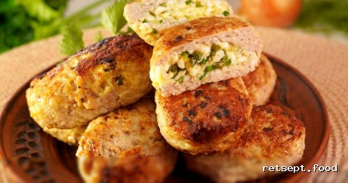 Фото приготовления рецепта: Куриные зразы с начинкой из яиц и лука - шаг №18