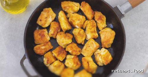 Фото приготовления рецепта: Рагу с курицей, помидорами, сладким перцем и кукурузой (в духовке) - шаг №5