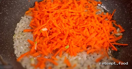 Фото приготовления рецепта: Рубленые куриные котлеты с кабачком - шаг №7