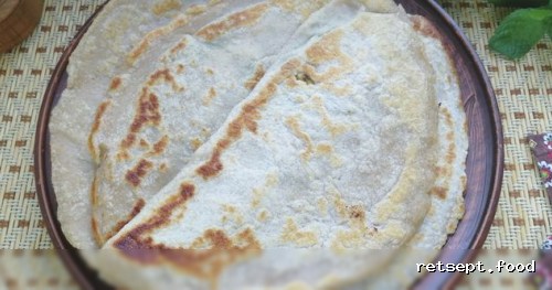 Feta pishloqli va ko’katli chebureklar, yoki Qutablar (tovada) — tayyorlash retsepti