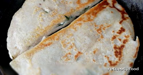Фото приготовления рецепта: Чебуреки с сыром фета и зеленью, или Кутабы (на сковороде) - шаг №18