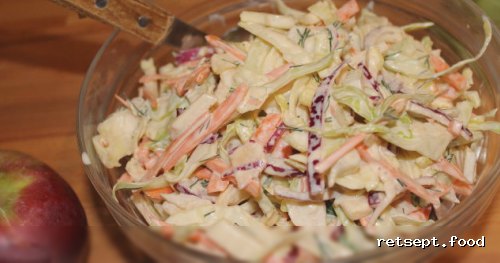 Фото приготовления рецепта: Капустный салат "Коул-сло" (Coleslaw) с яблоком - шаг №9