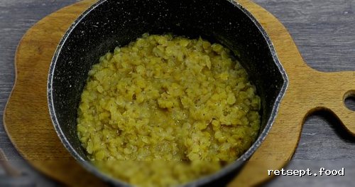 Фото приготовления рецепта: Котлеты из красной чечевицы и булгура (без жарки) - шаг №5