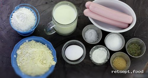 Фото приготовления рецепта: Кукурузные маффины с сосисками - шаг №1