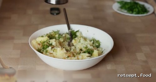 Фото приготовления рецепта: Кутабы (лепешки без дрожжей) с картофелем и тыквой - шаг №5