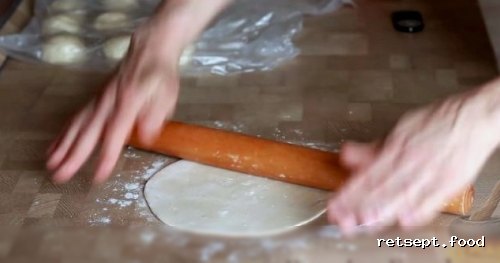 Фото приготовления рецепта: Кутабы (лепешки без дрожжей) с картофелем и тыквой - шаг №10