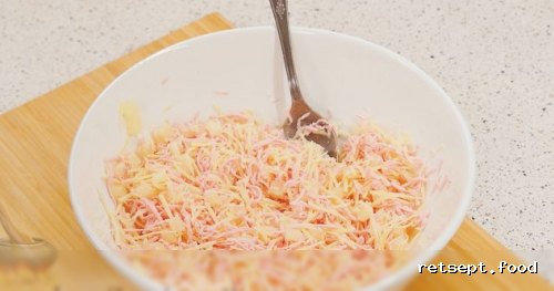 Фото приготовления рецепта: Кутабы с тремя начинками: с зеленью, по-гавайски и с фруктами - шаг №16