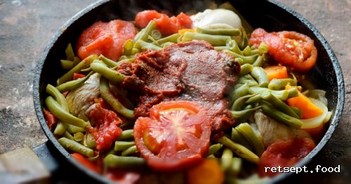 Фото приготовления рецепта: Овощное рагу с курицей и стручковой фасолью - шаг №11