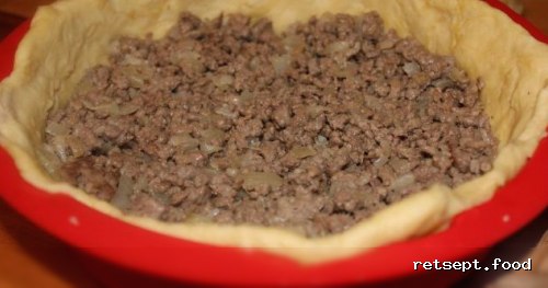 Фото приготовления рецепта: Пот-пай (пирог) с мясом и картошкой - шаг №10