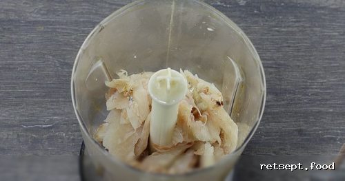 Фото приготовления рецепта: Рыбные маффины с морковью, тыквой и зеленью - шаг №2