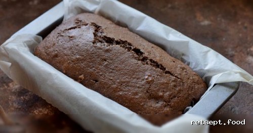 Фото приготовления рецепта: Шоколадный кекс на картофельном пюре, с орехами и корицей - шаг №11