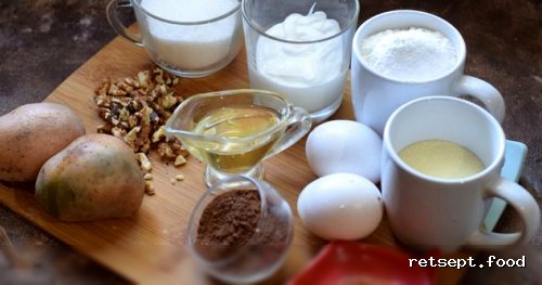 Фото приготовления рецепта: Шоколадный кекс на картофельном пюре, с орехами и корицей - шаг №1