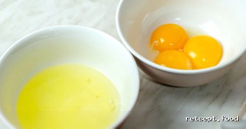 Фото приготовления рецепта: Сладкие дрожжевые булочки "Медвежий коготь" с миндальной начинкой - шаг №3