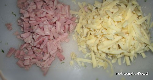Фото приготовления рецепта: Сочни с ветчиной, сыром и грибами - шаг №6
