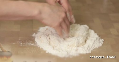 Фото приготовления рецепта: Турецкий бёрек (слоеный пирог) с картошкой и тыквой - шаг №3