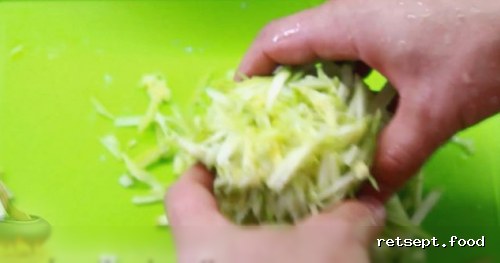 Фото приготовления рецепта: Запеканка "Касэрол" (Casserole) из кабачков с сыром - шаг №4